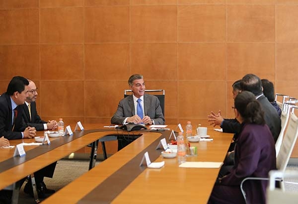 Tony Gali se reúne con consejeros de la Junta Local del INE