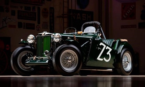 Carroll Shelby, subastarán el primer carro de carreras de la historia