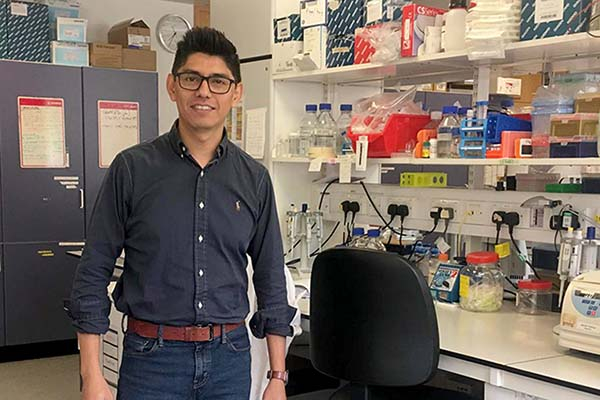 Egresado de la BUAP suma conocimiento al estudio del SARS-CoV-2 en la Universidad de Oxford