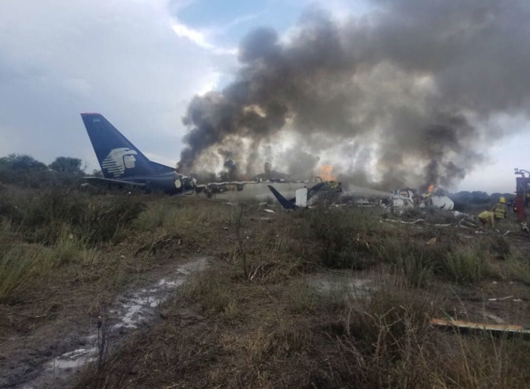 Avión de Aeroméxico se desplomó en Durango; aseguran que no hay muertos