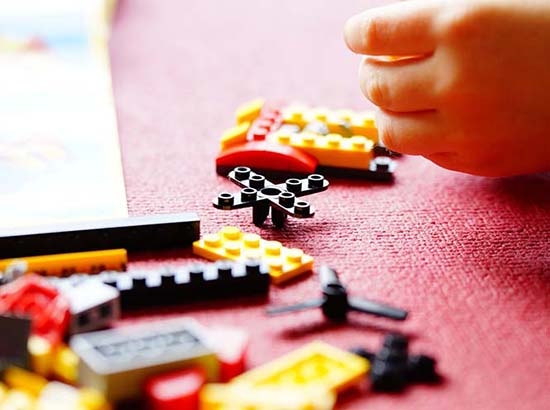 Manda a su hija de cinco años con arma cargada al kínder