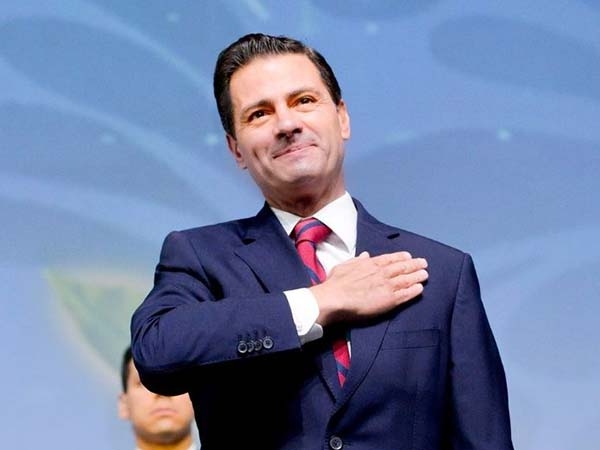 ¿Una estatua de Peña Nieto en Los Pinos?