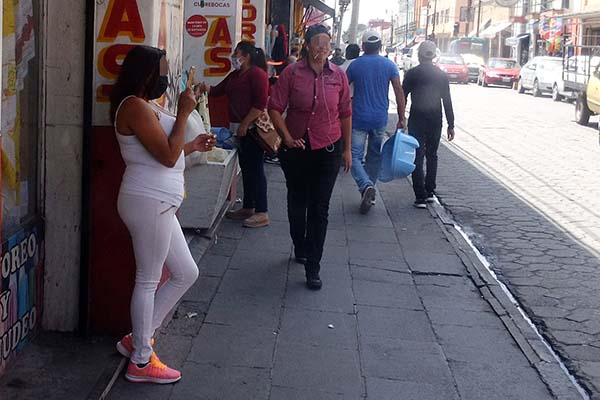 Sexoservidoras reciben 62 pulseras con botón para denunciar violencia