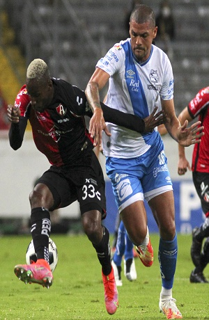 Club Puebla sorprende al Atlas y gana 1-0 en el Jalisco