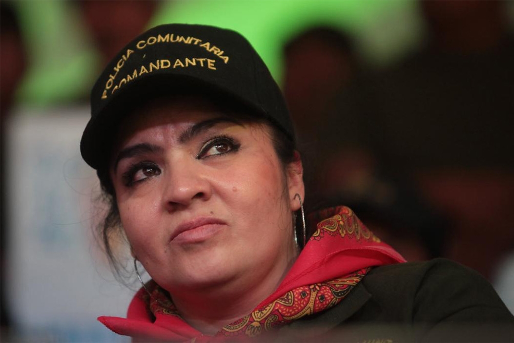Nestora Salgado acusa a Meade por difamación