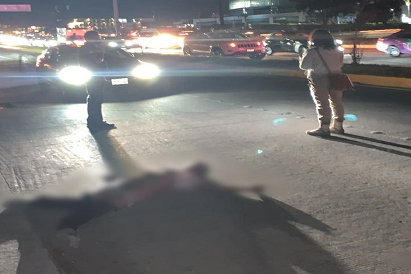 Hombre muere atropellado en la Vía Atlixcáyotl