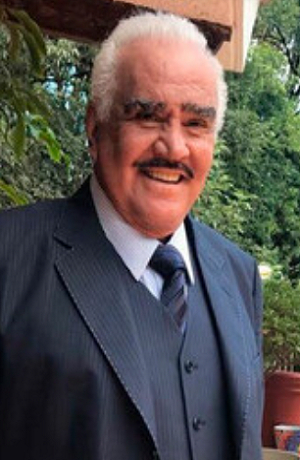 Vicente Fernández se mantiene en condición estable y mejora neurológica lenta
