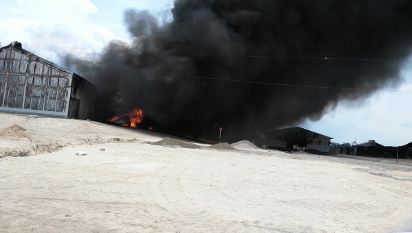 Incendio consumió granjas avícolas en Tehuacán