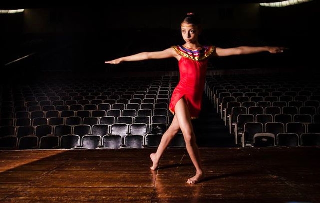 Bailarina mexicana de 11 años compite en el Grand Prix de EU