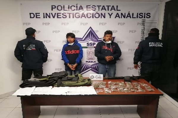 Huachicoleros disparan a policías para evitar su captura en Amozoc