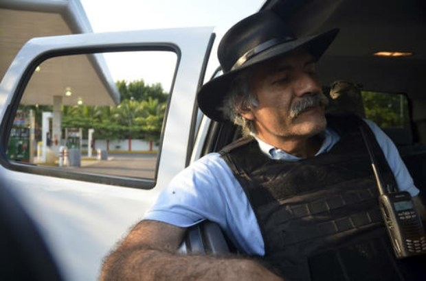 Líderes de autodefensas tienen antecedentes penales en México y EU