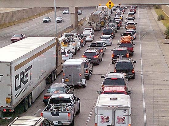 Retorno de paisanos satura las carreteras de México