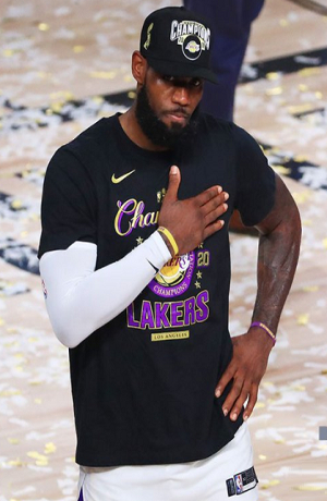 Los Ángeles Lakers son campeones de la NBA tras derrotar 106-93 a Miami Heat