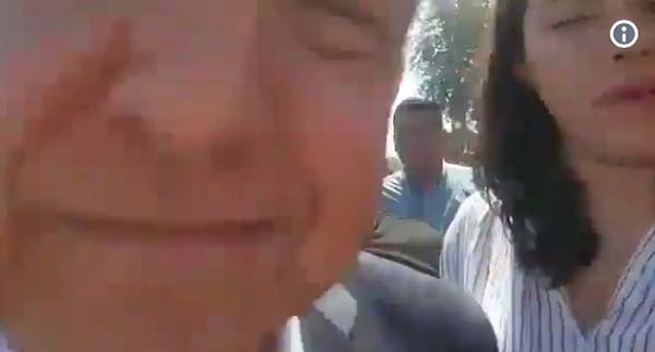 Reportera acusa a AMLO de darle un beso sin su consentimiento