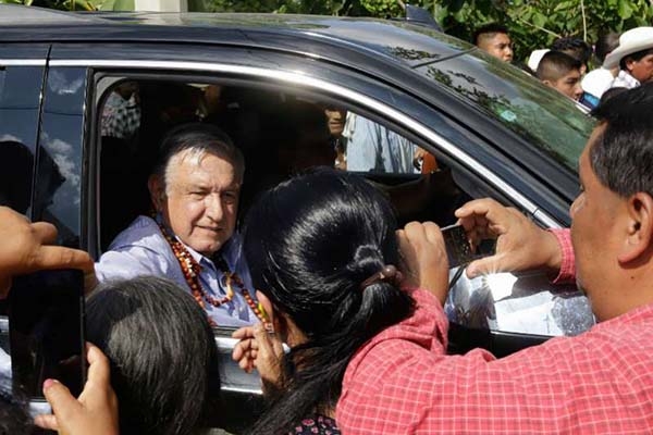 AMLO anuncia apoyos para la Sierra Norte de Puebla