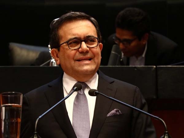 “Los pobres no comen gasolina, comen tortilla”: secretario de Economía