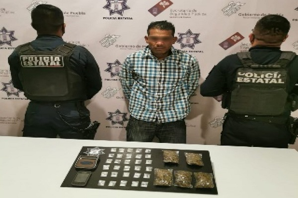Atrapan al “Pollo”; vendedor de drogas en Altepexi