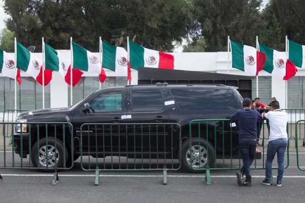 Vendidos 196 de los 218 autos “fifìs” en subasta de AMLO