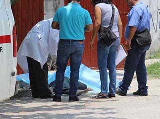 Por enojo, adolescente de 15 años asesinó a directora