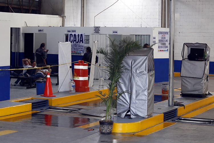 Cerrados 17 verificentros de Puebla por clausuras de Profepa