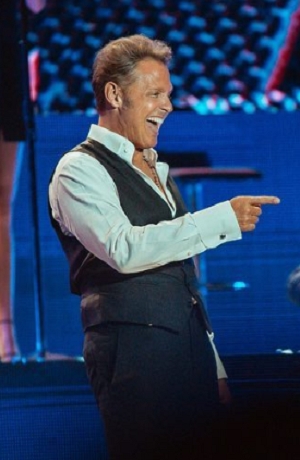 Luis Miguel se someterá a tratamiento por tinitus