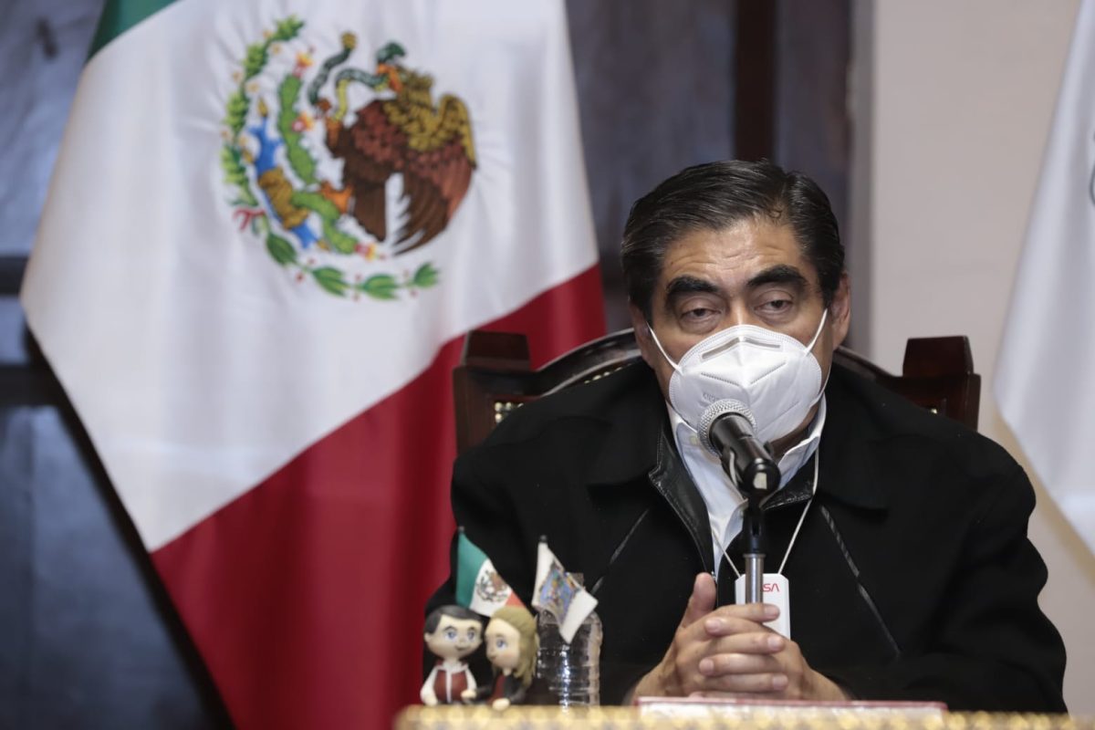 Barbosa reconoce capacidad de Ríos Piter como rector de la UDLAP