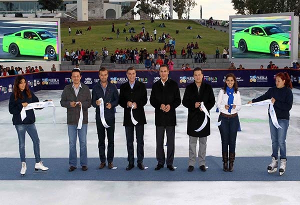 RMV y Gali inauguran pista de hielo en Los Fuertes