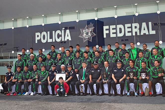 Selección Mexicana de Futbol visitó centro de mando de la Policía Federal