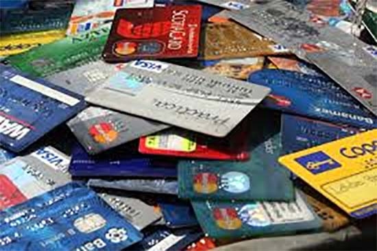 Crecen 16% reclamaciones por consumos no reconocidos en tarjetas bancarias