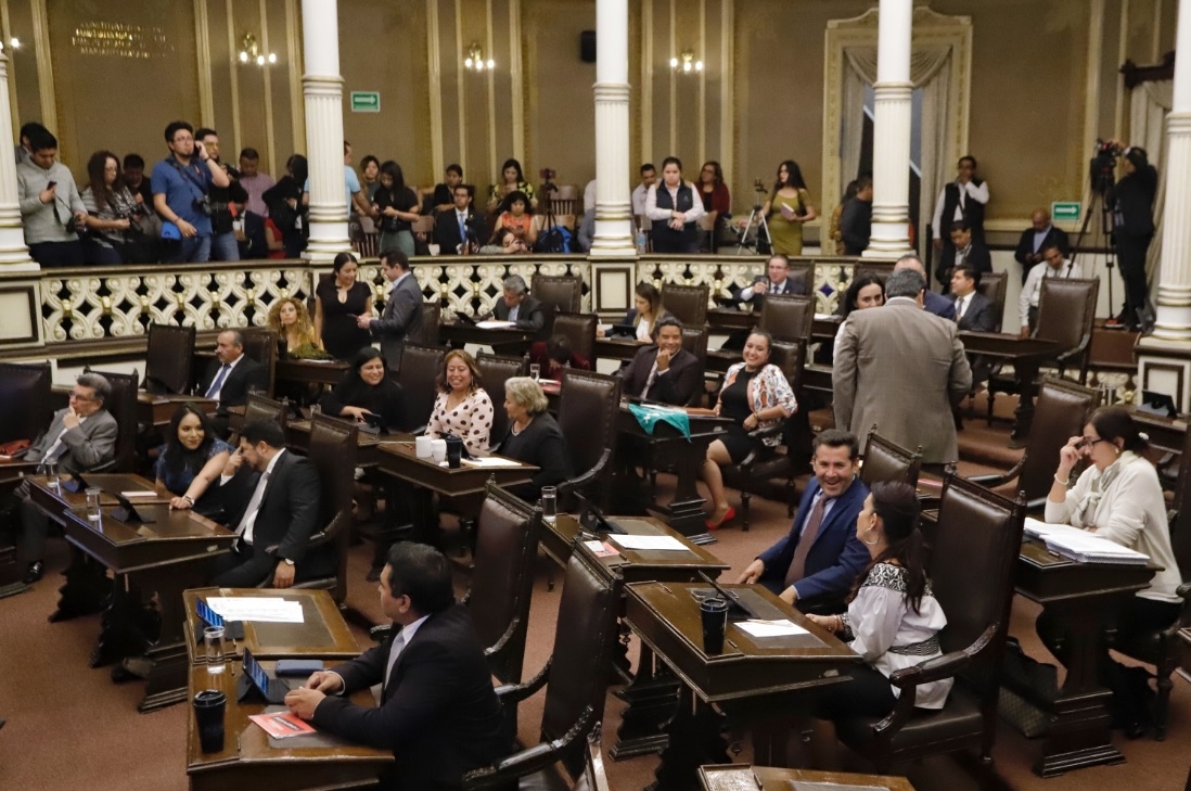 Cada diputado local de Puebla recibe 50 mil pesos de “apoyo” aparte de su sueldo