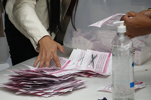 Violaciones a la veda y propaganda deriva en 7 por Revocación de Mandato: INE