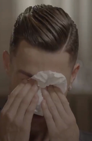 Cristiano Ronaldo lloró al recordar a su padre en un video