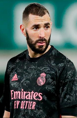 Benzema, segundo goleador histórico del Real Madrid junto a Raúl