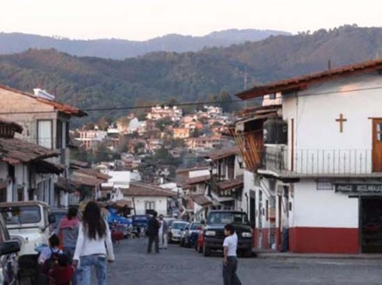 Secuestran a seis turistas en Valle de Bravo