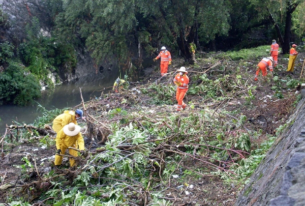 Ayuntamiento realiza limpieza de ríos para prevenir inundaciones