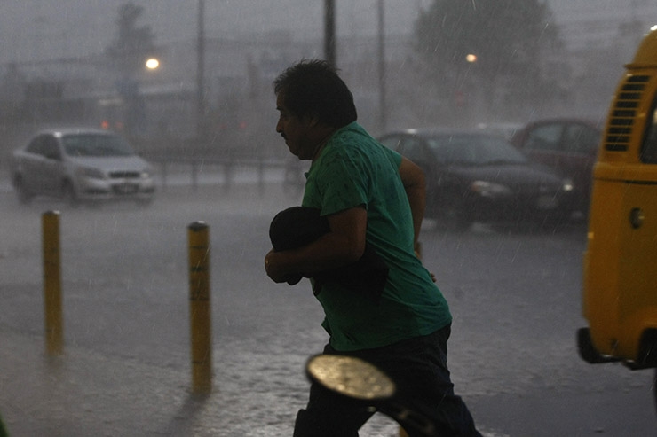 Lluvias muy fuertes en Puebla por canal de baja presión