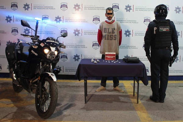 Sujetos en posesión de envoltorios de droga son asegurados en Romero Vargas