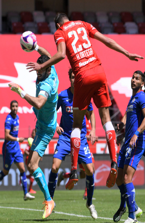 Toluca descarriló al Cruz Azul con victoria de 2-0 en el Nemesio Díez