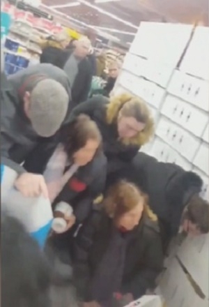 Batalla campal por compra de Nutella en Francia