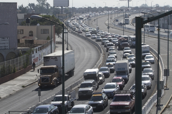 FOTOS: Intenso tráfico vehicular por obras en la 11 Sur y el Periférico