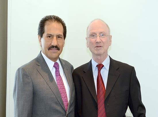 Rector de la BUAP recibe a profesor emérito de Universidad de Heidelberg, Alemania