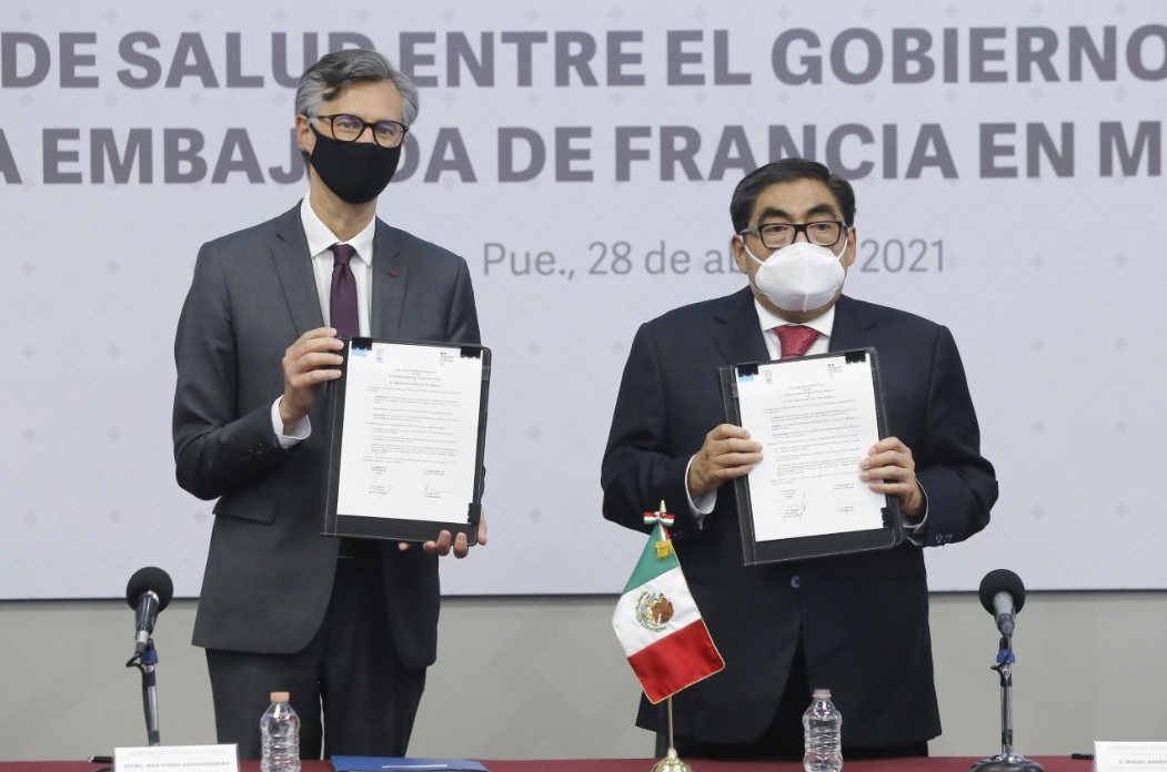 Médicos residentes poblanos realizarán estancias de observación en Francia