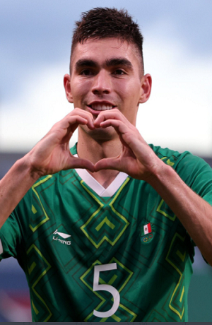 Johan Vásquez viaja a Italia para firmar con el Genoa