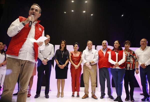 “Meade presidente”, gritan priistas de Puebla al secretario de Hacienda