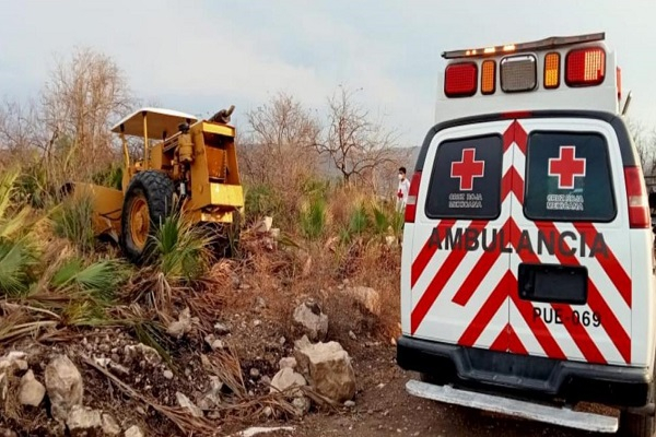 Trabajador muere aplastado por máquina compactadora en Atlixco