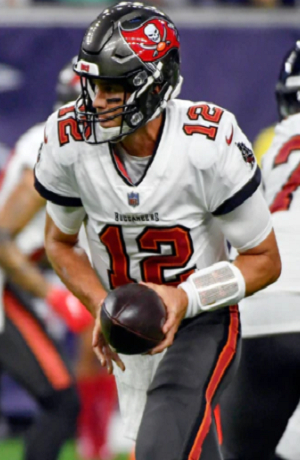 Tom Brady y Bucaneros derrotan 19-17 a Nueva Inglaterra e impone récord