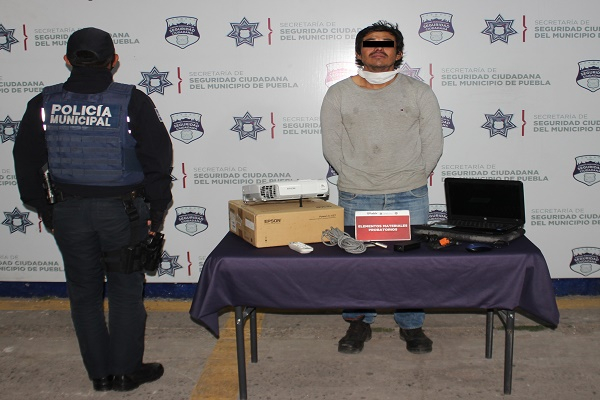 Maleante robó equipo de cómputo de una iglesia en la colonia Amor