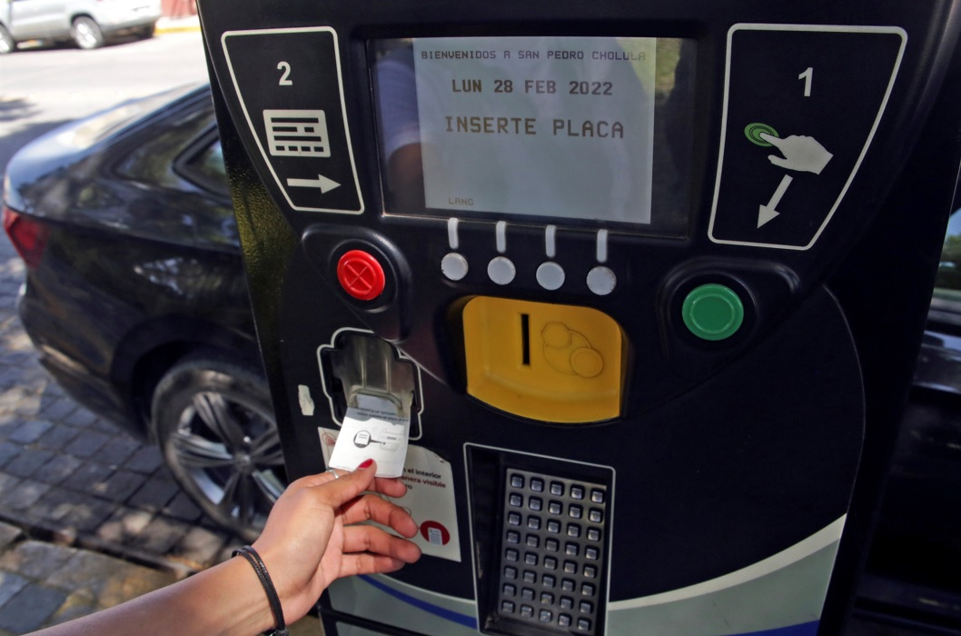 Barbosa a favor de parquímetros en Puebla Capital