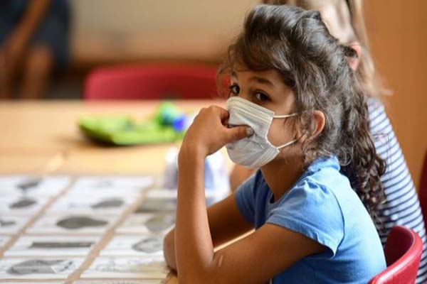 Niños no necesitarán estar vacunados contra el COVID-19 para entrar a EU
