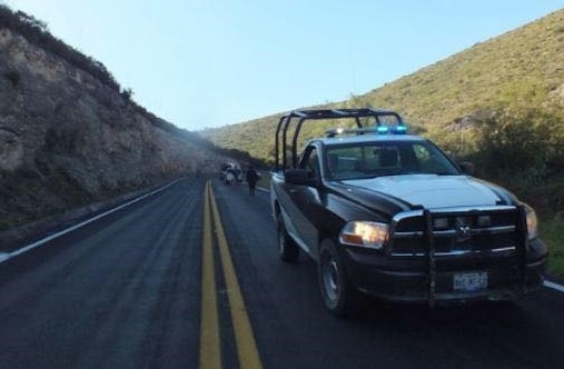 Muere delincuente tras balacera con policías cuando robaba camión en El Seco